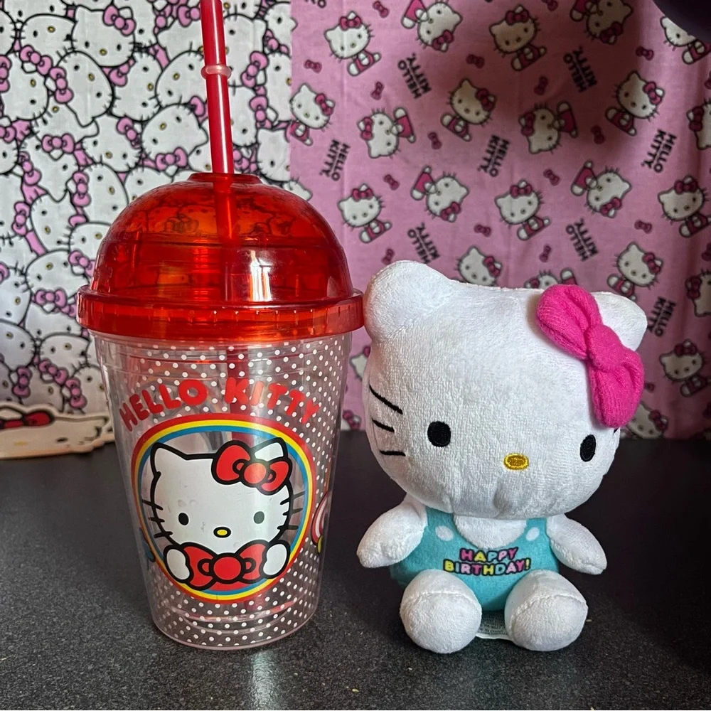 Hello Kitty Bundle - Picture 1 of 8
